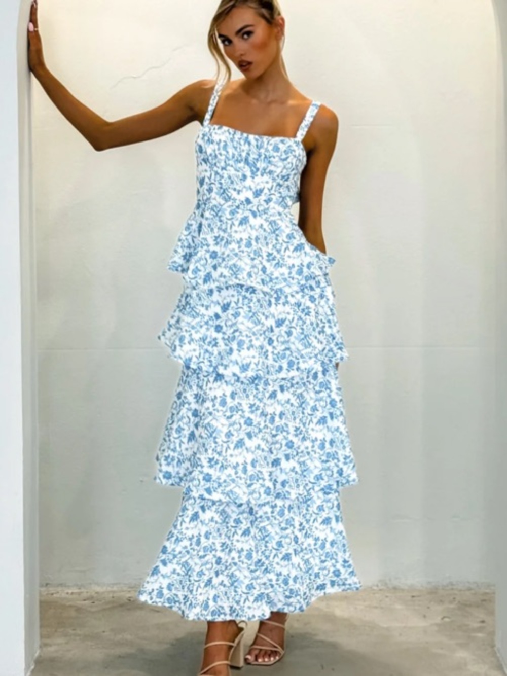 Selfie Leslie Light Green & Blue Floral Tiered Maxi Dress Size L - Picture 3 of 4